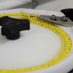 omparação entre sementes nuas e tratadas em testes de germinação revela resultados semelhantes com tecnologia Yellow Jacket®.